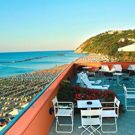 Giovanna Regina Hotel Габічче-Маре Екстер'єр фото